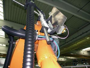 Triflex® R cable carrier on robot
