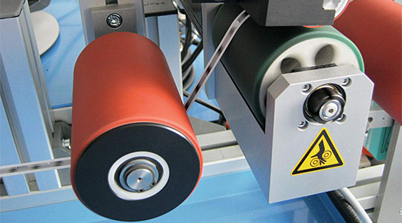 Plastic ball bearing in guide rollers