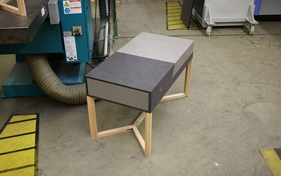 Timmerproject: afgewerkt meubel in elkaar geschoven