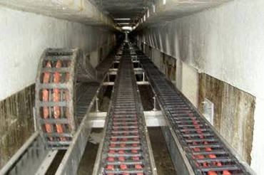 Voorbeeld van een rupsketting op een ship-to-shore toepassing.