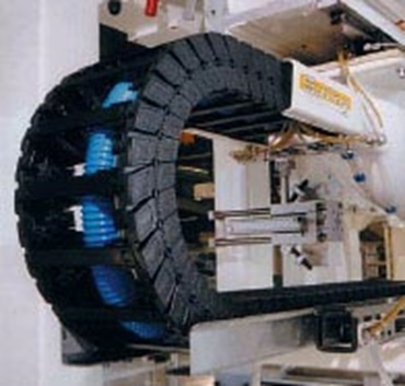 Low noise cable carriers